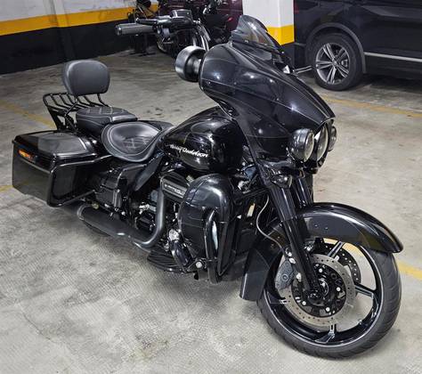 HARLEY-DAVIDSON CVO STREET GLIDE HARLEY-DAVIDSON CVO STREET GLIDE